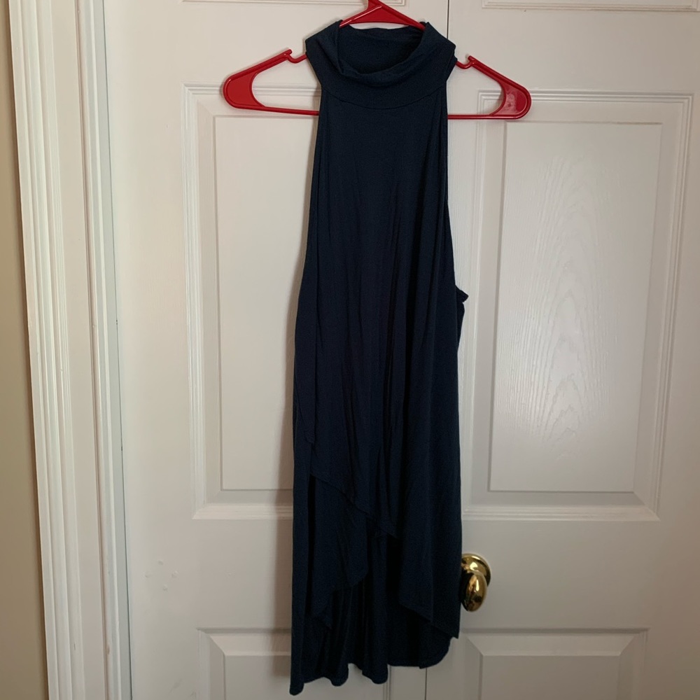 ☆ size L super flattering high neck flowy top ☆